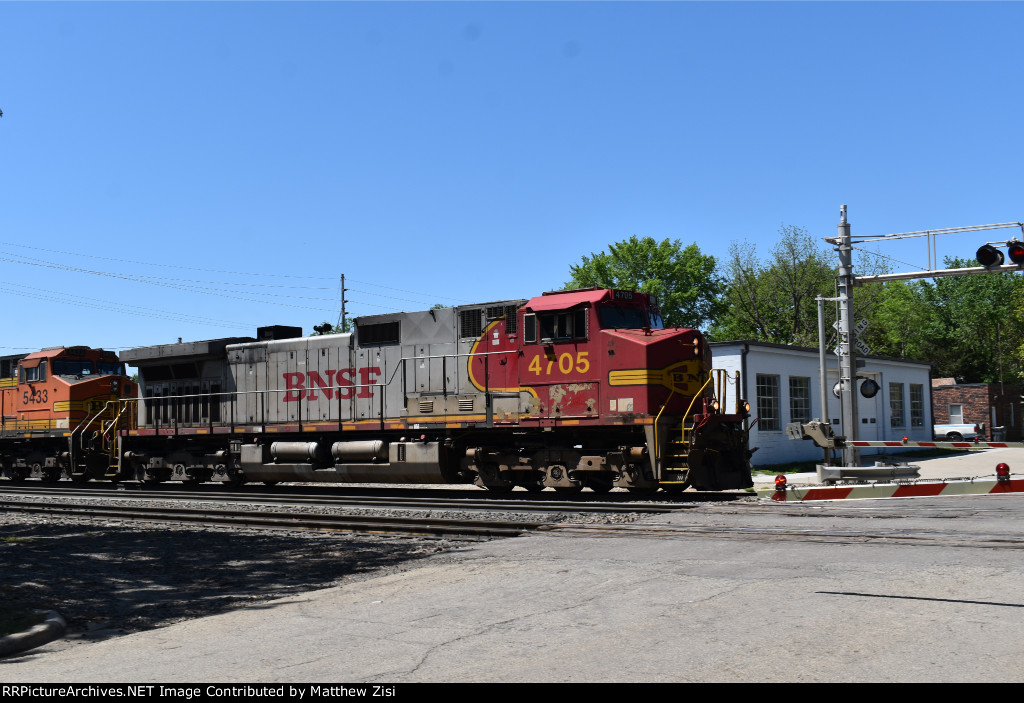 BNSF 4705